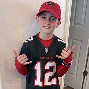 Tom Brady gives boy who beat brain cancer his hat - Good Morning